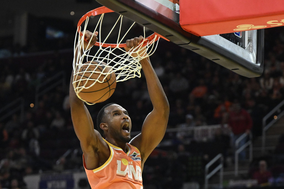 NBA常规赛前瞻：快船VS湖人 洛城德比里夫斯缺席